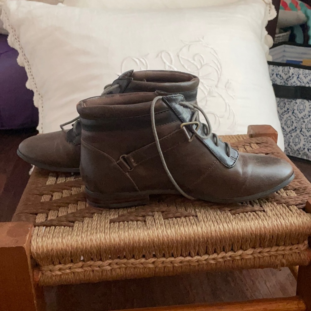 Violet Harmon Ecote boots
